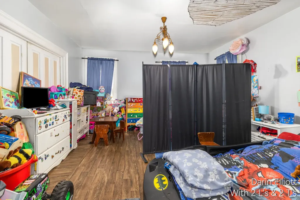 925 E Isham Street Unknown City MI 48851