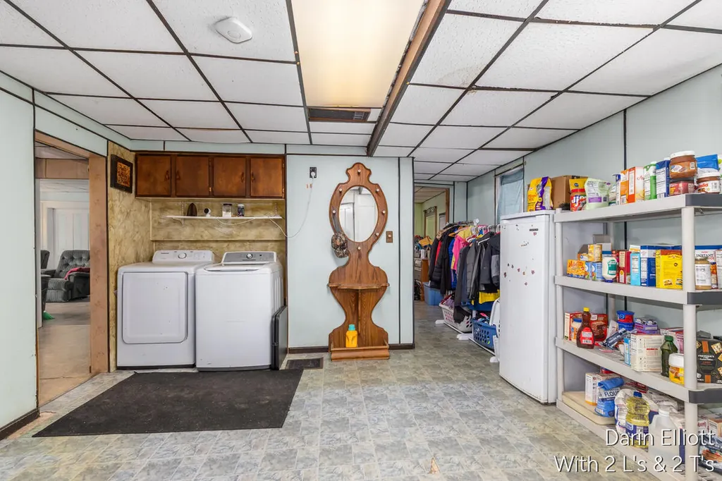 925 E Isham Street Unknown City MI 48851