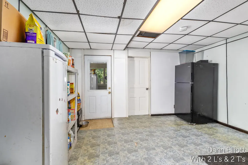 925 E Isham Street Unknown City MI 48851