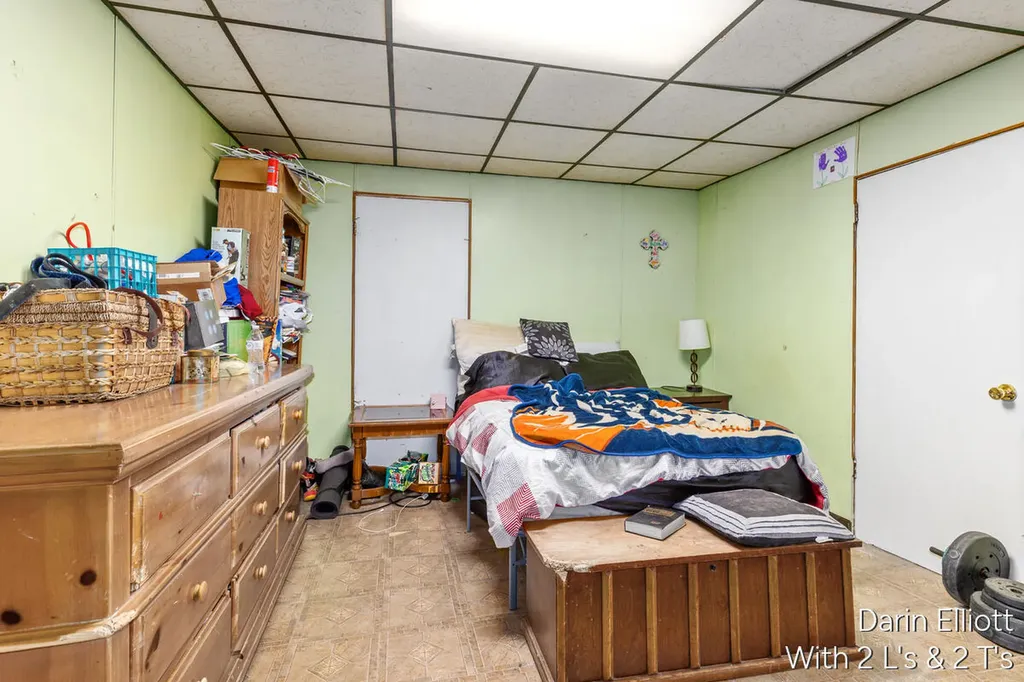 925 E Isham Street Unknown City MI 48851