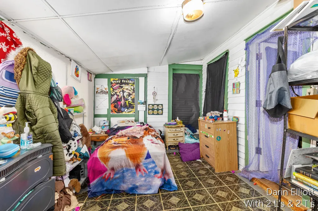 925 E Isham Street Unknown City MI 48851