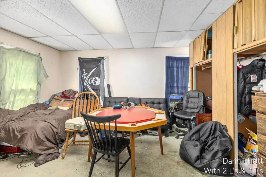 925 E Isham Street Unknown City MI 48851
