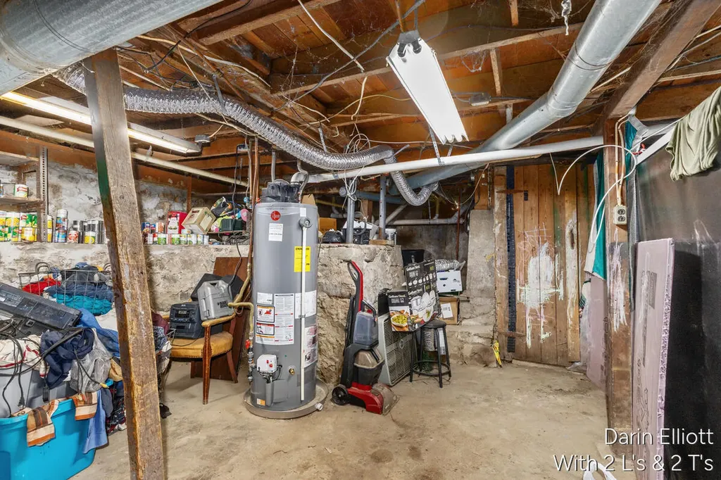 925 E Isham Street Unknown City MI 48851