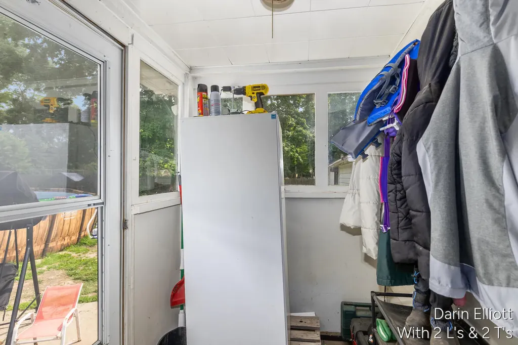 925 E Isham Street Unknown City MI 48851