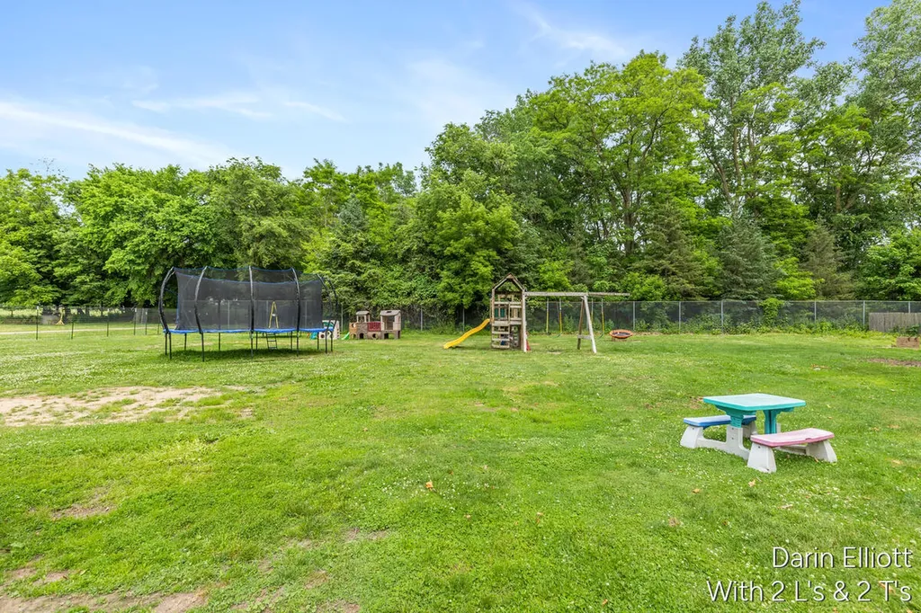 925 E Isham Street Unknown City MI 48851