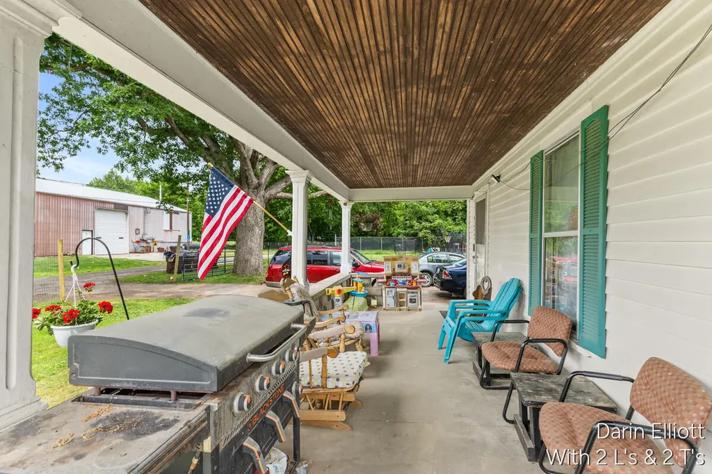 925 E Isham Street Unknown City MI 48851