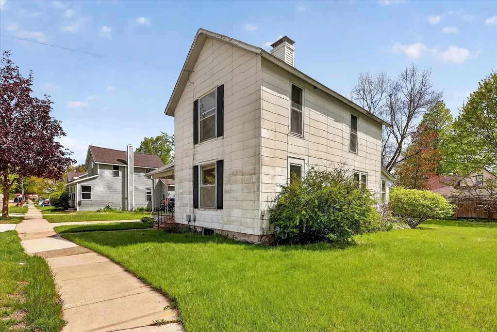 124 Washington Street Sparta Township MI 49345