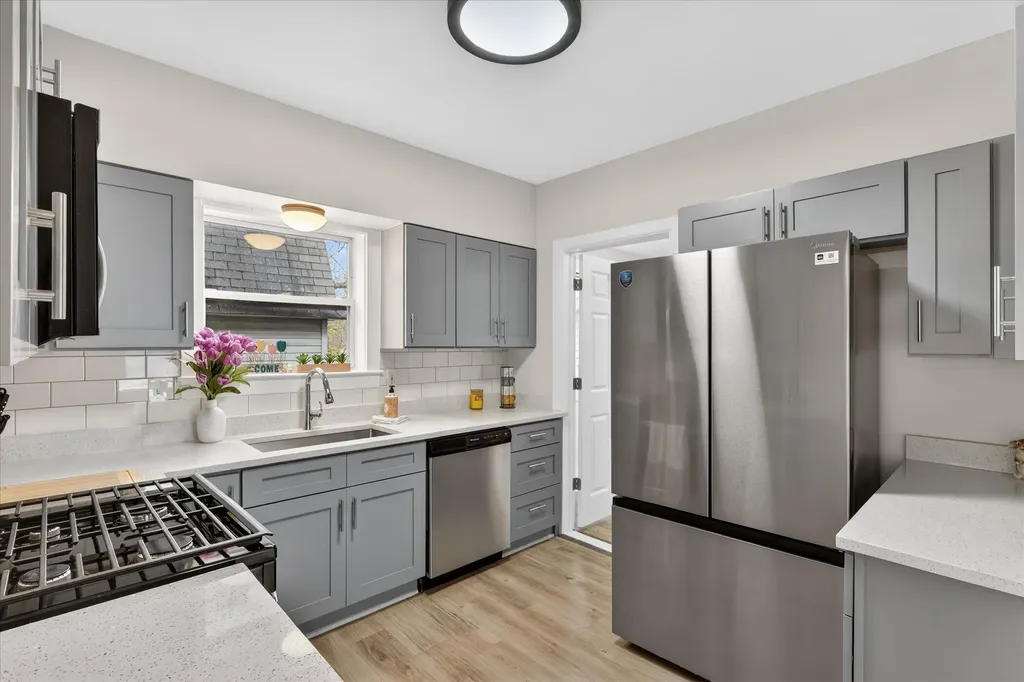 25 Palmer Street NW Grand Rapids City MI 49505