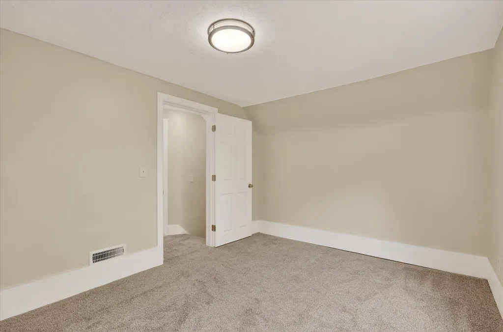 25 Palmer Street NW Grand Rapids City MI 49505