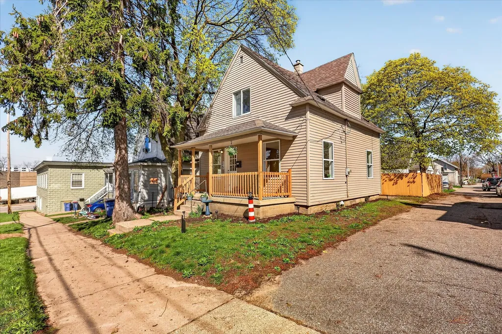 25 Palmer Street NW Grand Rapids City MI 49505