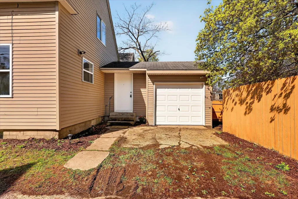 25 Palmer Street NW Grand Rapids City MI 49505