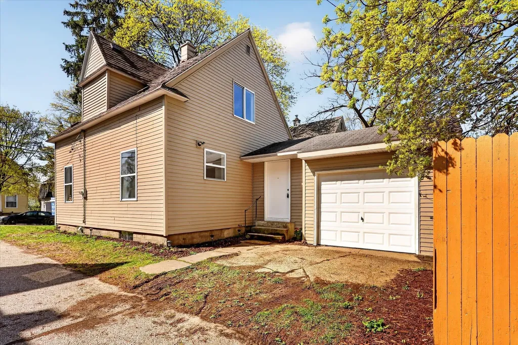 25 Palmer Street NW Grand Rapids City MI 49505