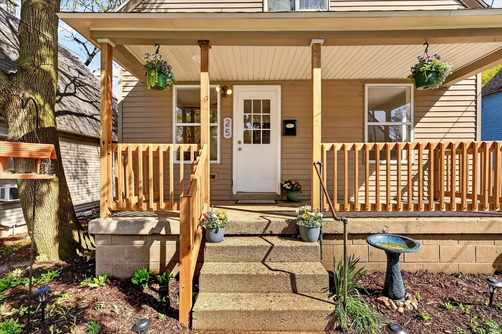 25 Palmer Street NW Grand Rapids City MI 49505