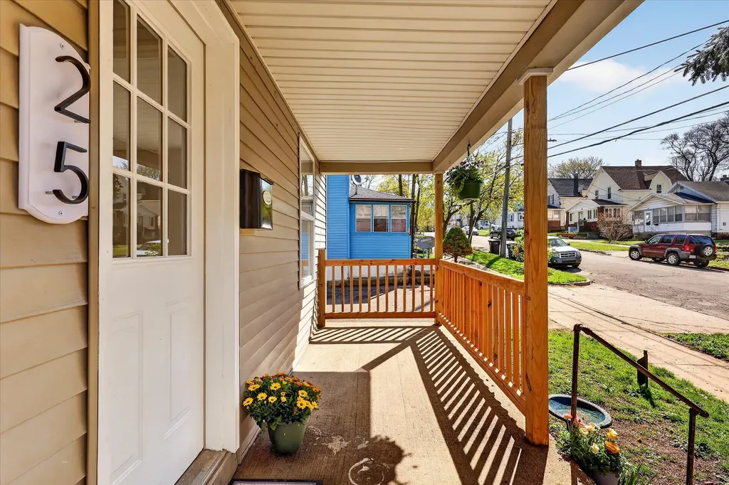 25 Palmer Street NW Grand Rapids City MI 49505