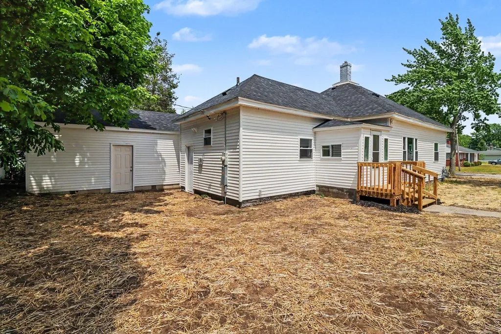 311 N Lavinia Street Ludington City MI 49431