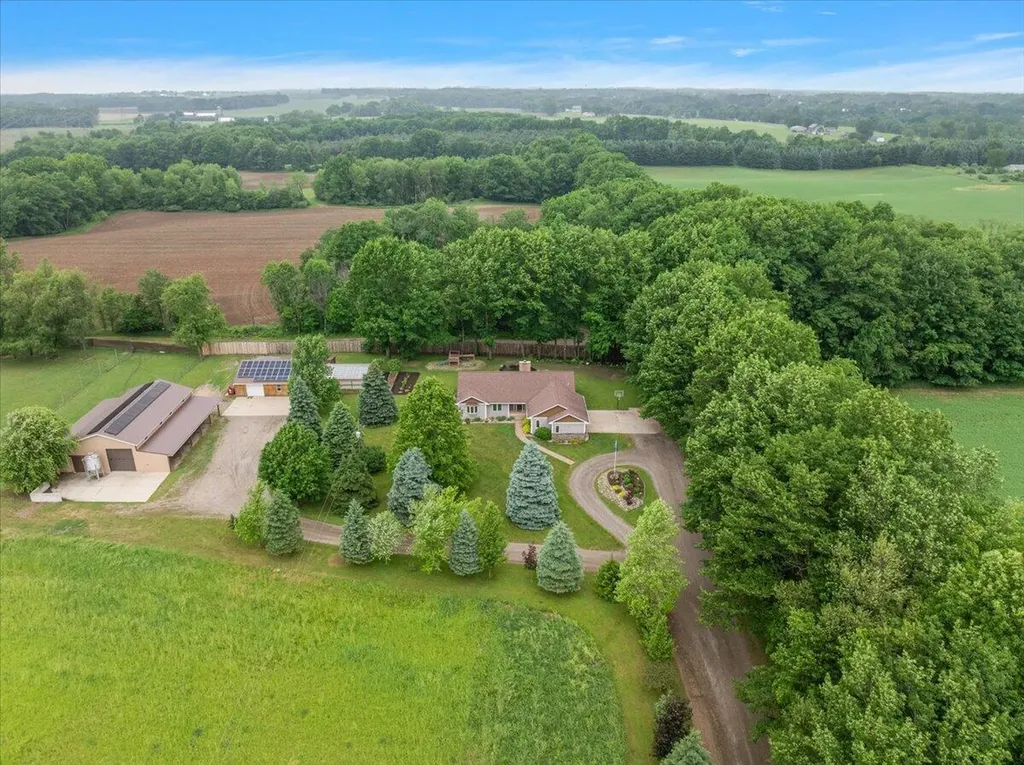 805 W Moore Road Ashland Township MI 49327