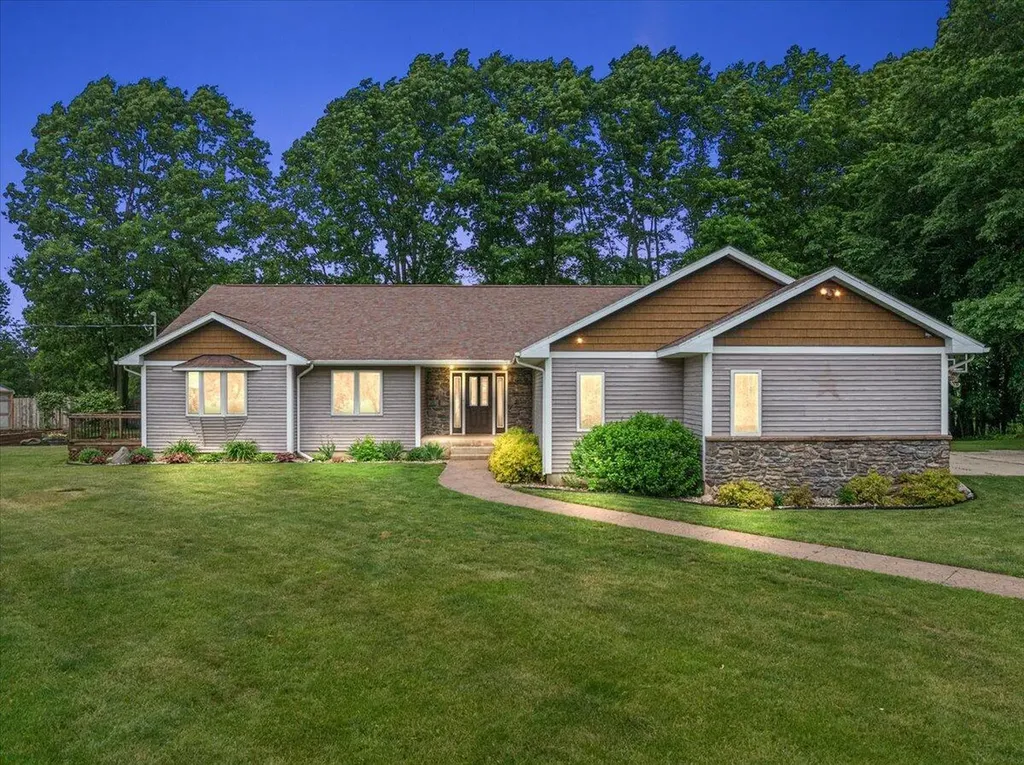 805 W Moore Road Ashland Township MI 49327