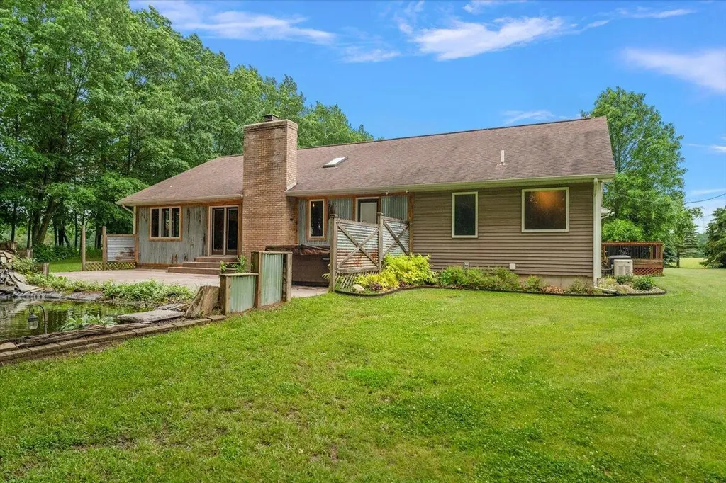 805 W Moore Road Ashland Township MI 49327