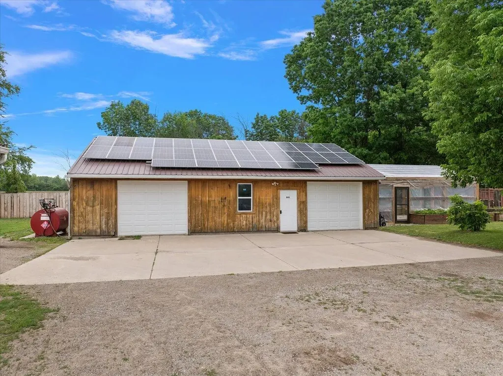 805 W Moore Road Ashland Township MI 49327