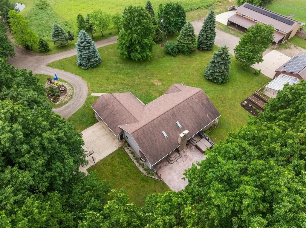 805 W Moore Road Ashland Township MI 49327