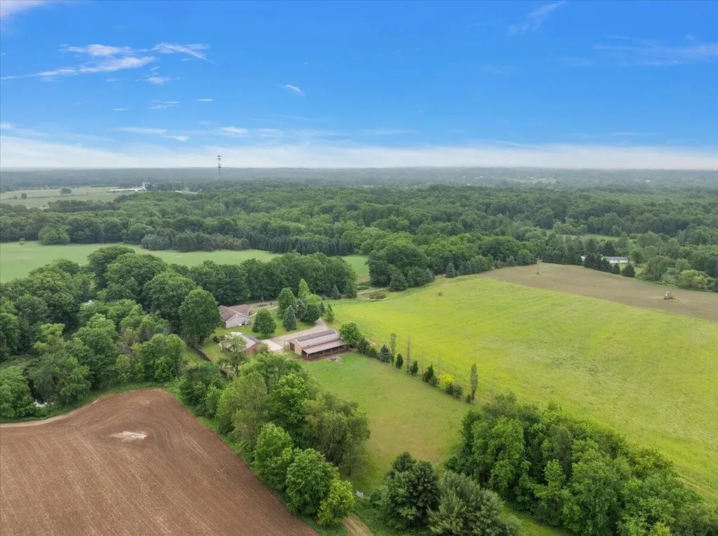 805 W Moore Road Ashland Township MI 49327