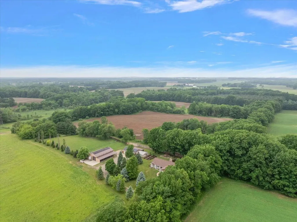 805 W Moore Road Ashland Township MI 49327