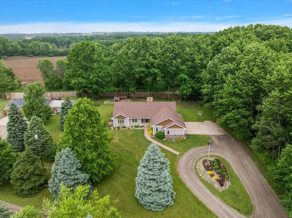 805 W Moore Road Ashland Township MI 49327