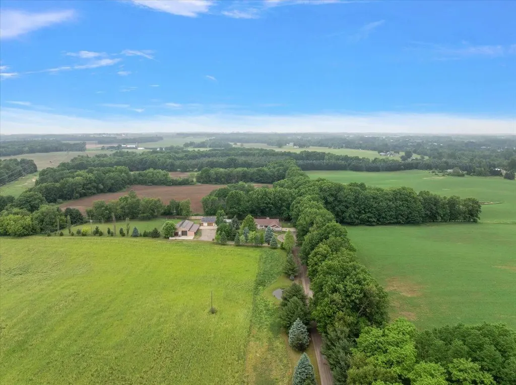 805 W Moore Road Ashland Township MI 49327
