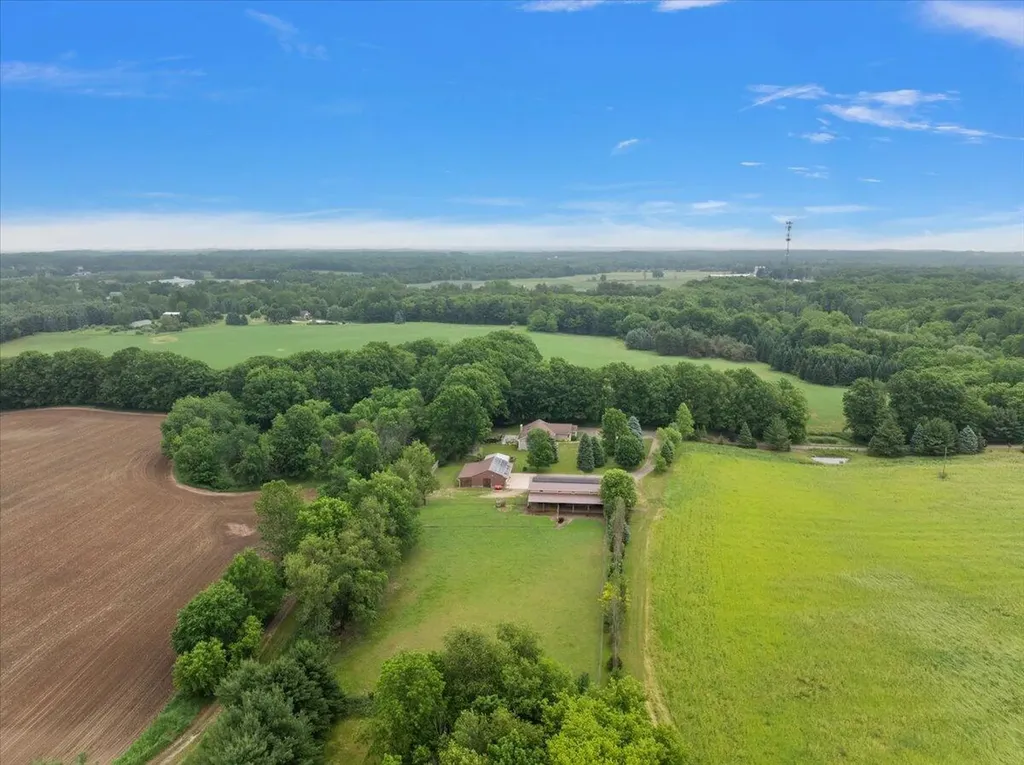 805 W Moore Road Ashland Township MI 49327