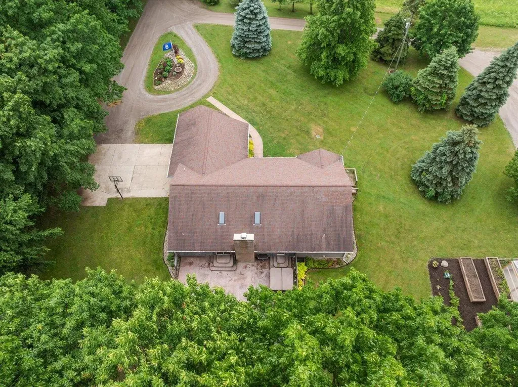 805 W Moore Road Ashland Township MI 49327