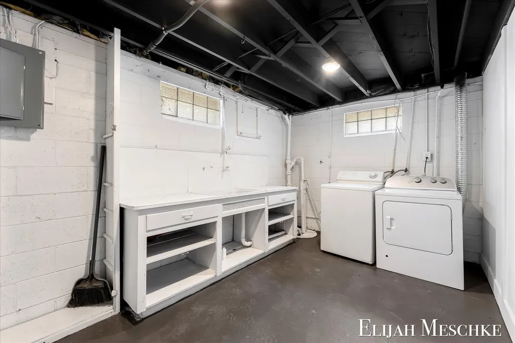 313 Washington Avenue Muskegon City MI 49441