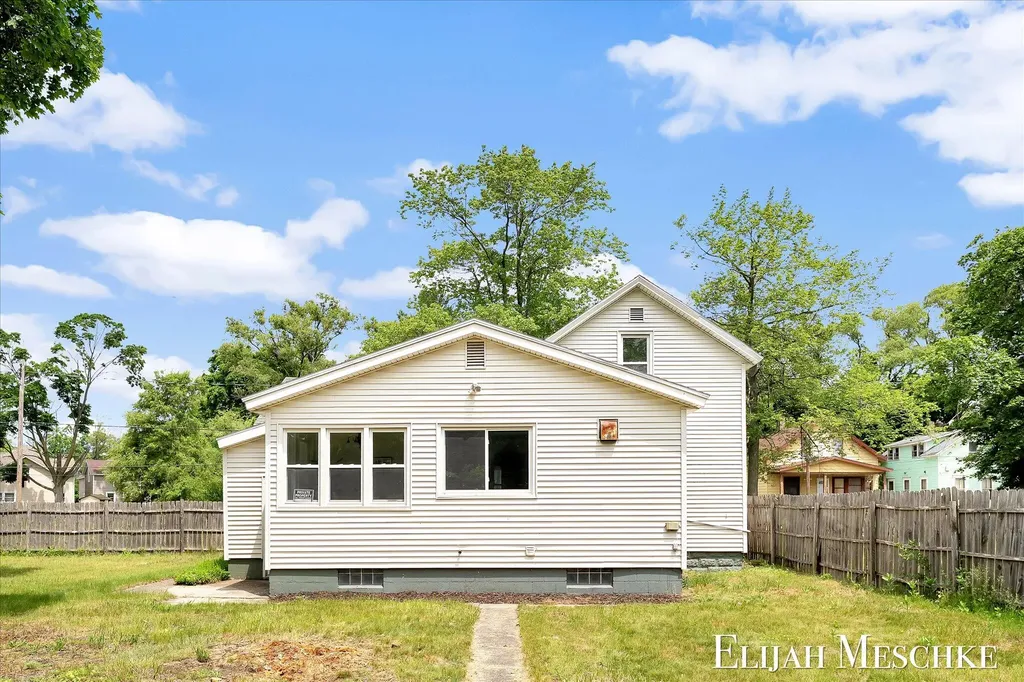 313 Washington Avenue Muskegon City MI 49441