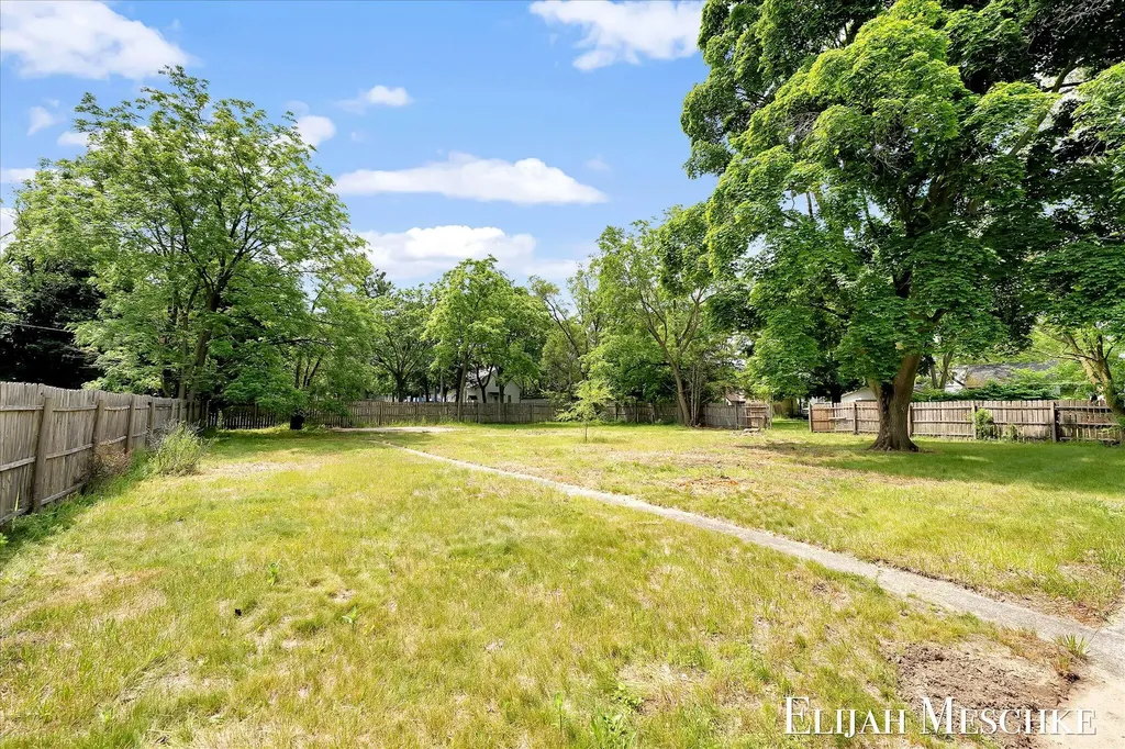 313 Washington Avenue Muskegon City MI 49441