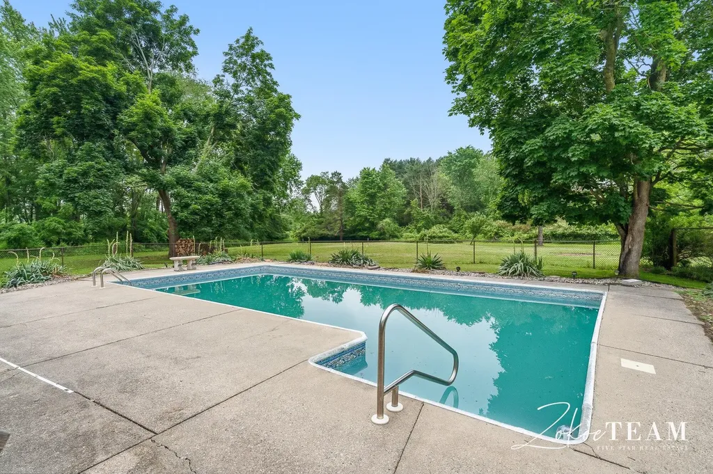 14079 8th Avenue Tallmadge Charter Township MI 49435
