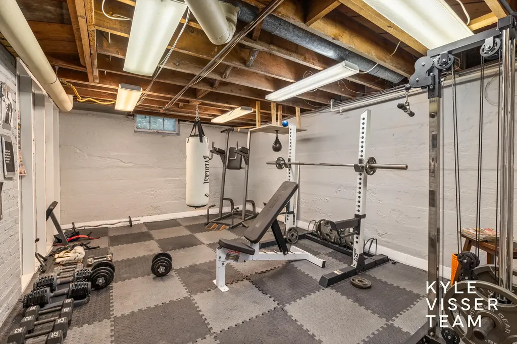 964 Pinecrest Avenue SE East Grand Rapids City MI 49506