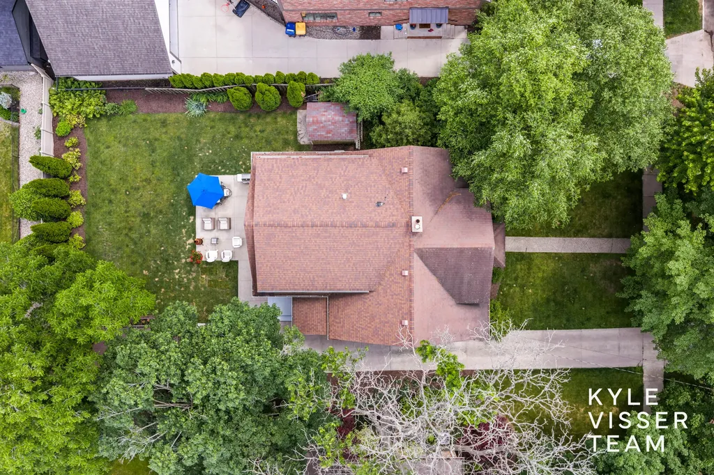 964 Pinecrest Avenue SE East Grand Rapids City MI 49506