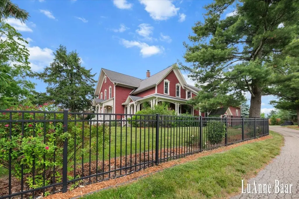 273 W Division Street NE Rockford City MI 49341