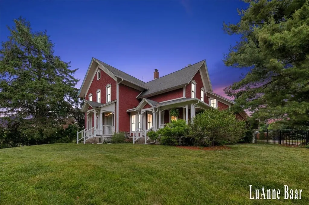 273 W Division Street NE Rockford City MI 49341