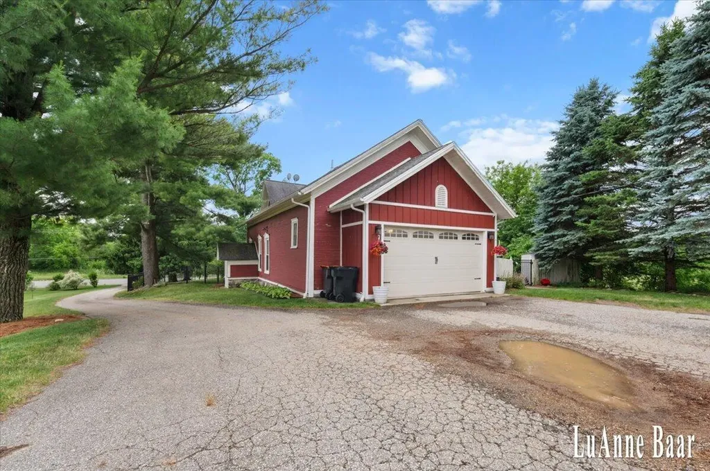 273 W Division Street NE Rockford City MI 49341