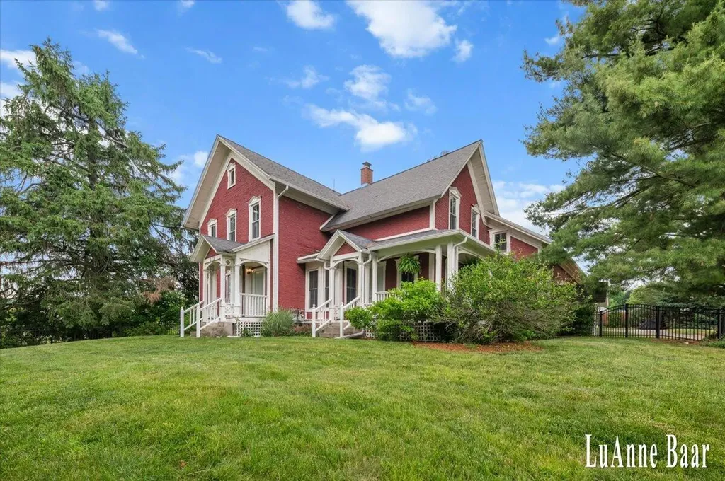 273 W Division Street NE Rockford City MI 49341