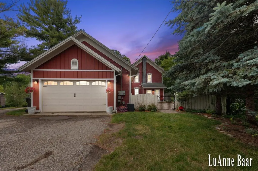 273 W Division Street NE Rockford City MI 49341