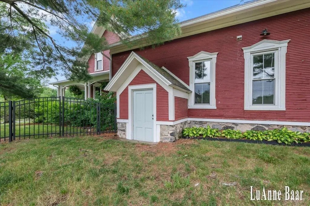 273 W Division Street NE Rockford City MI 49341