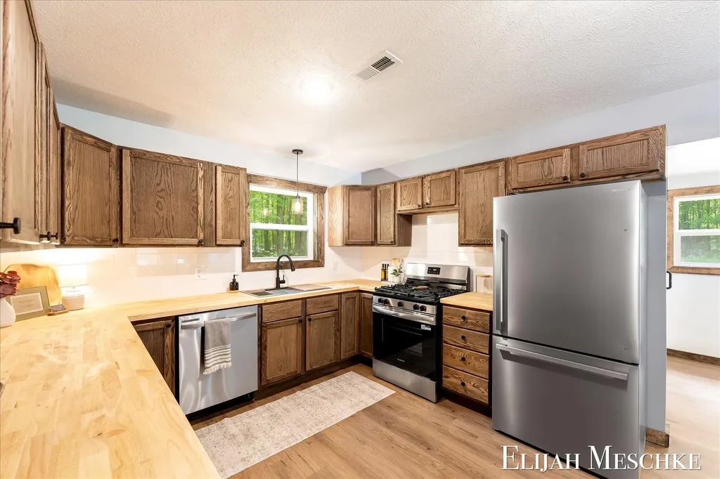 8938 Mackinaw Trail Drive Reynolds Township MI 49329