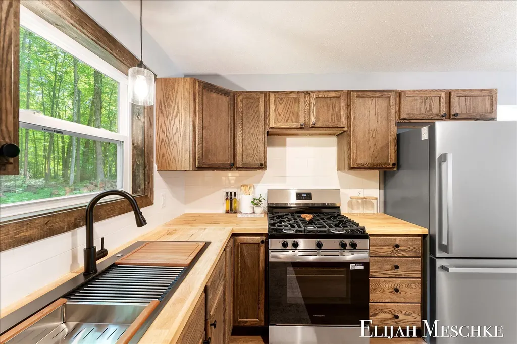 8938 Mackinaw Trail Drive Reynolds Township MI 49329