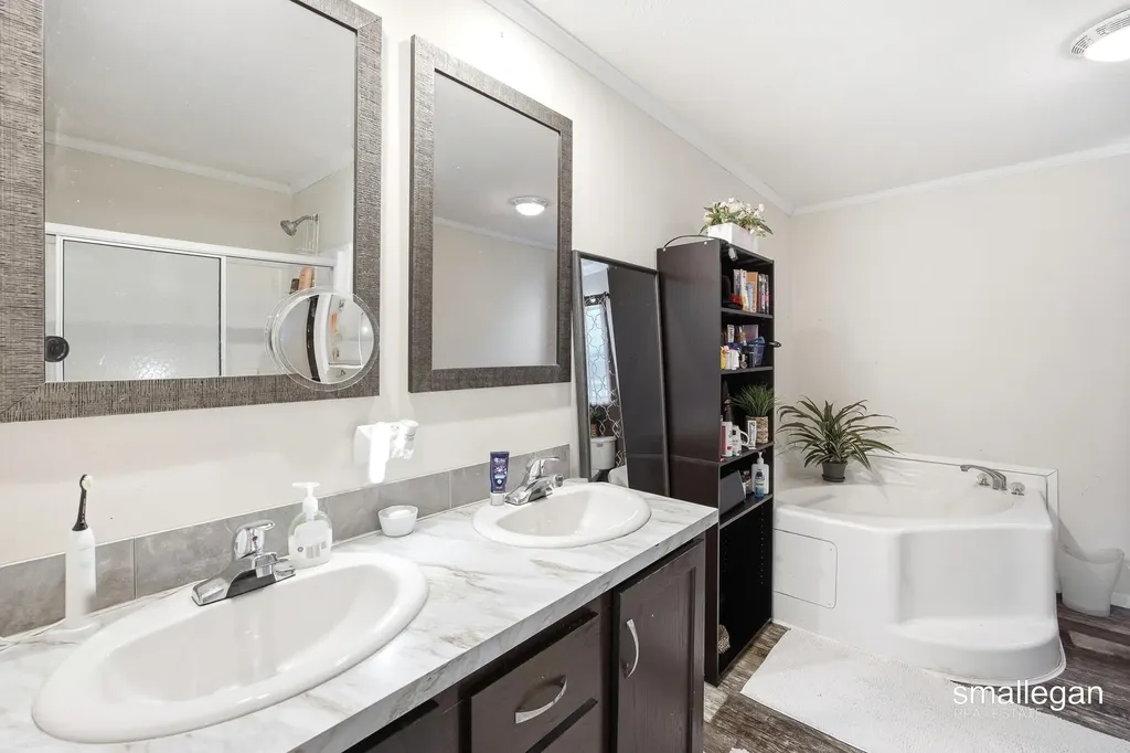 3668 Sun Valley Street NW Walker City MI 49544