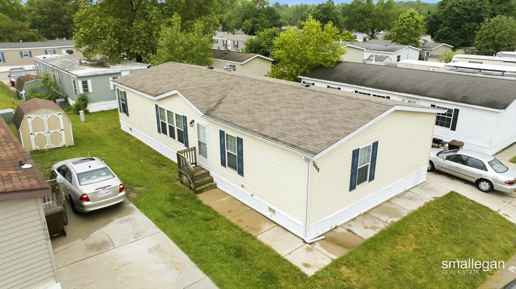 3668 Sun Valley Street NW Walker City MI 49544
