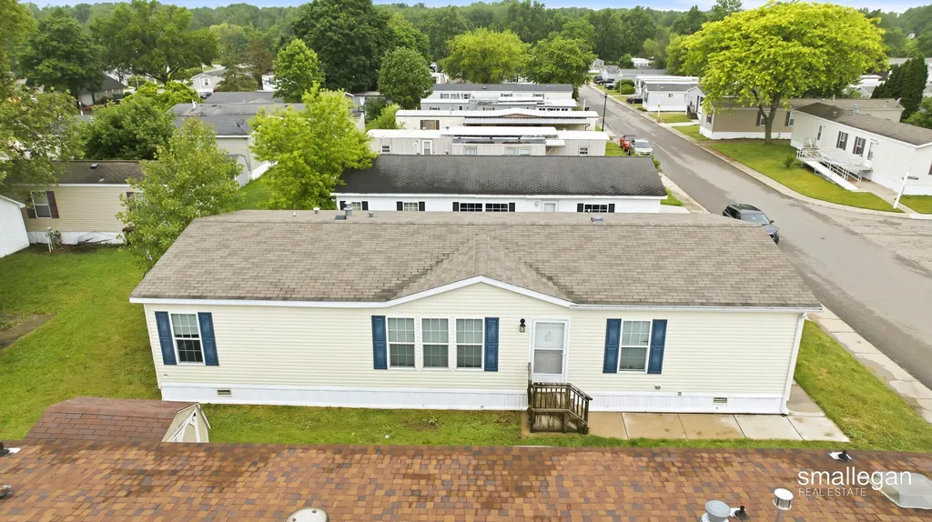 3668 Sun Valley Street NW Walker City MI 49544
