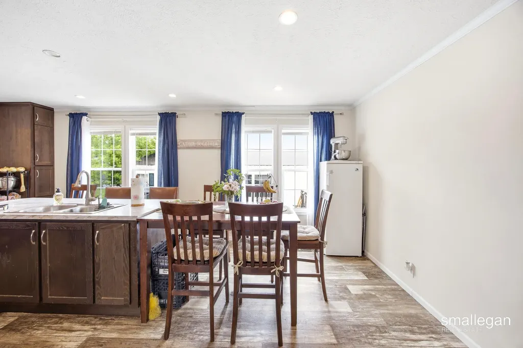 3668 Sun Valley Street NW Walker City MI 49544