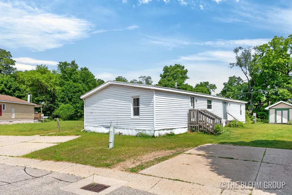 11235 Caron Street SE Lowell Charter Township MI 49331