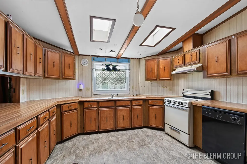 11235 Caron Street SE Lowell Charter Township MI 49331